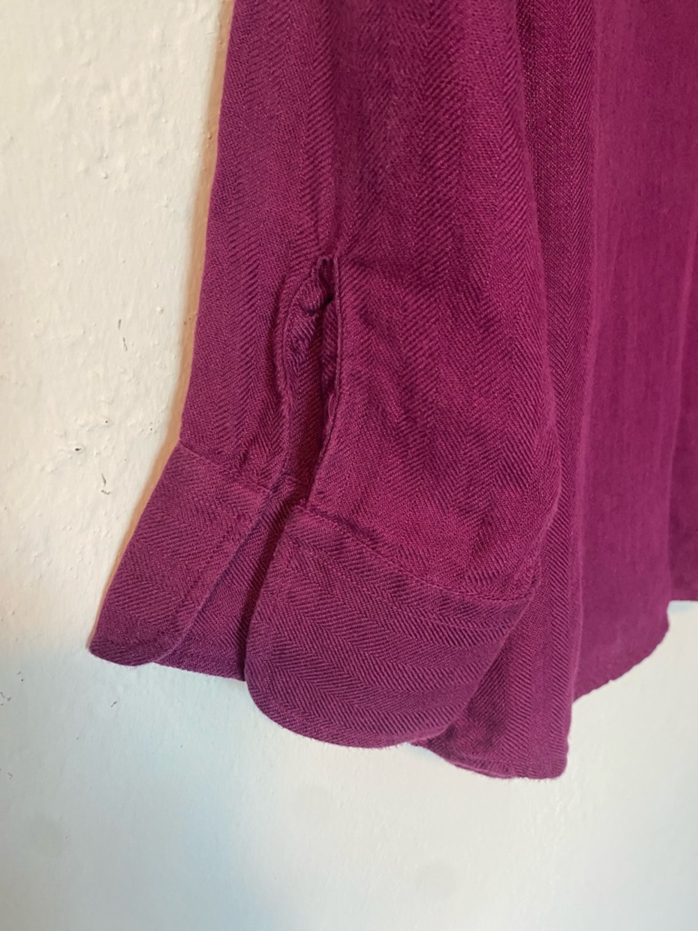 Ralph Lauren Women's Linen Button-Down Shirt in Berry Color - Picture 8 of 8